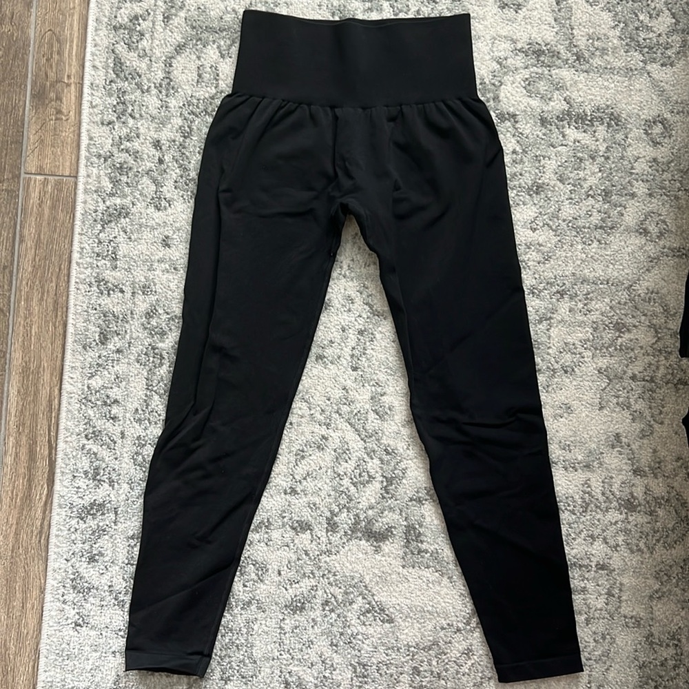 NVGTN black seamless leggings - Size M!